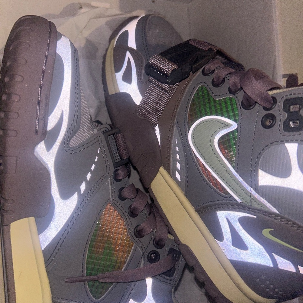 Hardly used air trainer 1